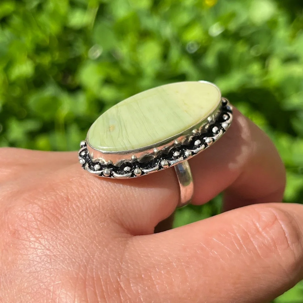 Size‎ 6.75 silver plated Larsonite ring